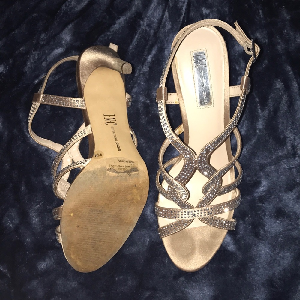 Heels - Picture 4 of 4